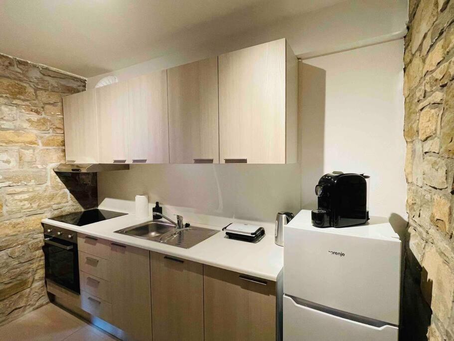 Santomas Apartments Šmarje Eksteriør bilde