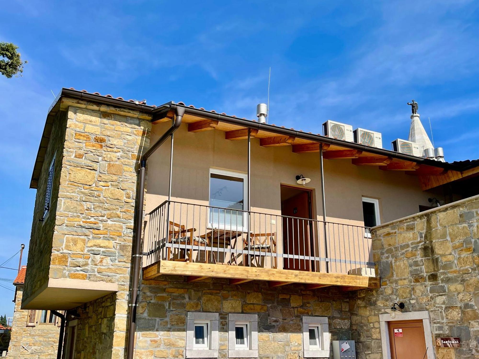 Santomas Apartments Šmarje Eksteriør bilde