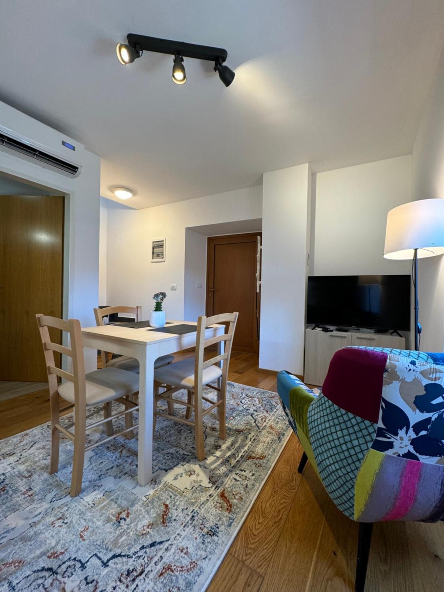 Santomas Apartments Šmarje Eksteriør bilde